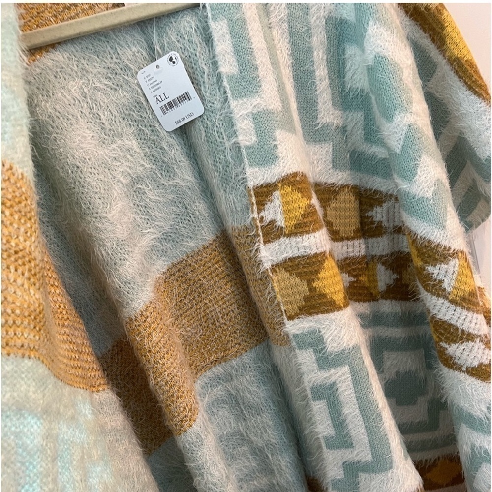 Free People White Kimono Diamondback Cozy Sweater Ivory One Size Poncho NWT - Picture 12 of 14